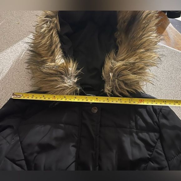 Le Château black long puffer jackets with faux fur trim hood - Picture 10 of 11